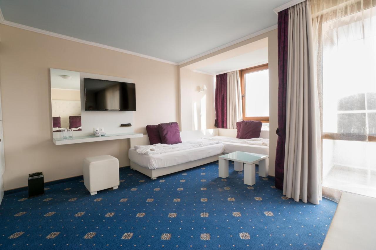 Hotel Perla Royal